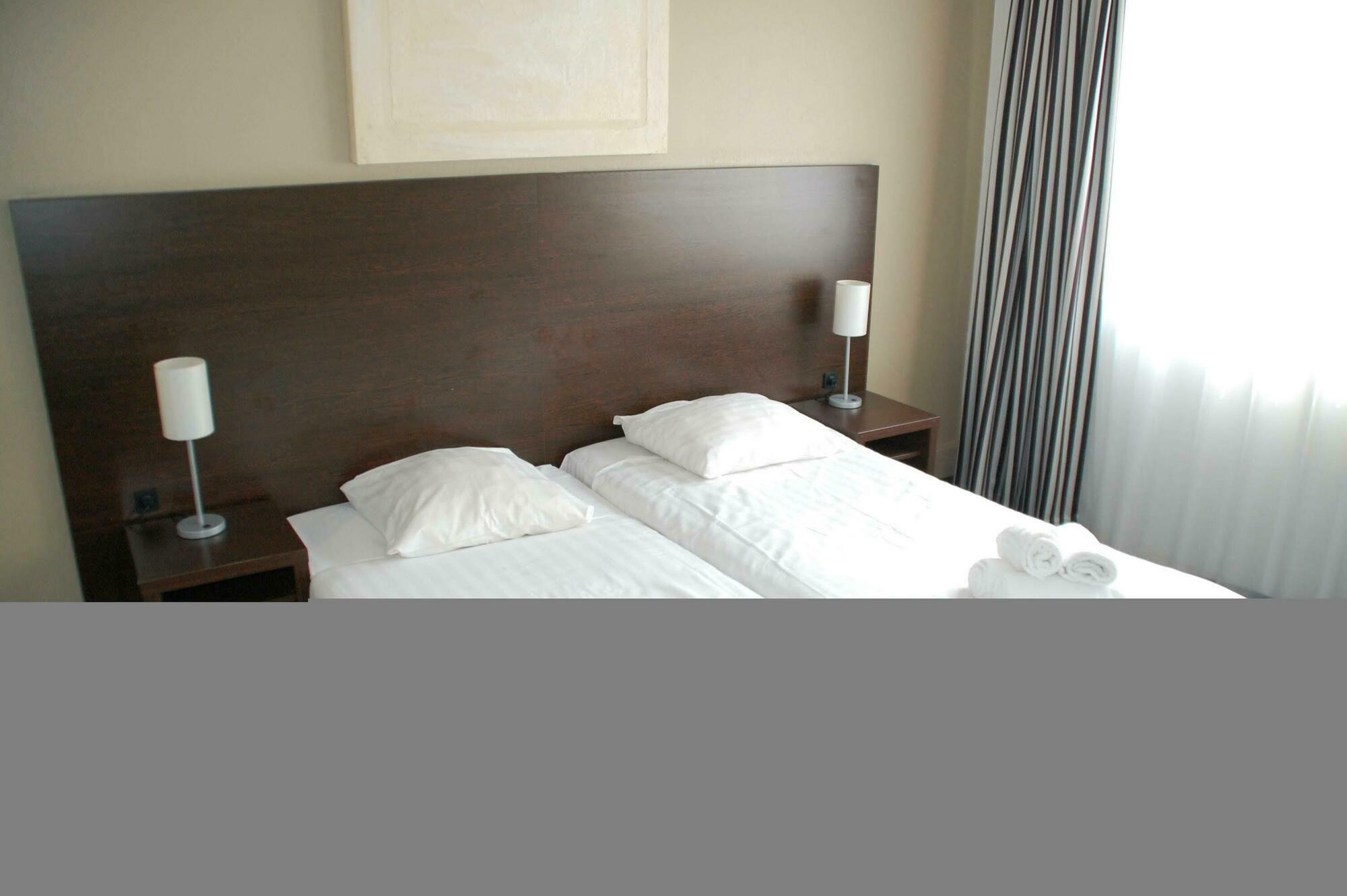 Best Western Amsterdam Exterior photo